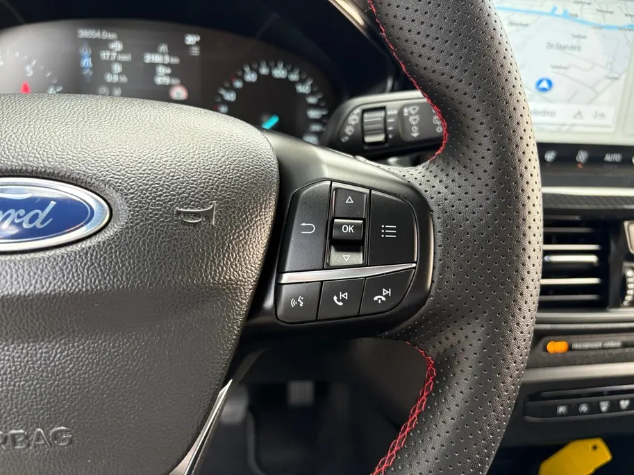 Ford Focus Wagon 1.0 EcoBoost Hybrid ST Line | Betreft Demo Voertuig | Vraag naar de actuele kilometerstand |