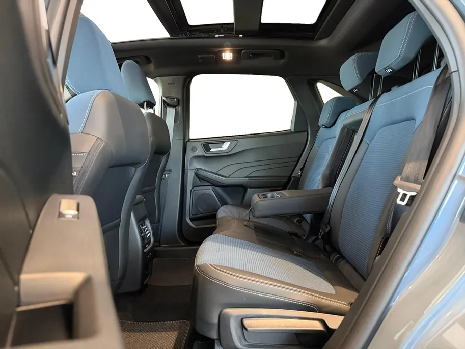 Ford Kuga 2.5 PHEV BlueCruise Edition | 5000,- Voordeel | 0,99% Rente | ZEER COMPLEET! | Handsfree Rijden | 2100kg Trekgewicht | BLISS | Trekhaak | Elek. Panoramadak | Elek. Stoel/Stuur/Voorruitverwarming | B&O | 20'' LMV |