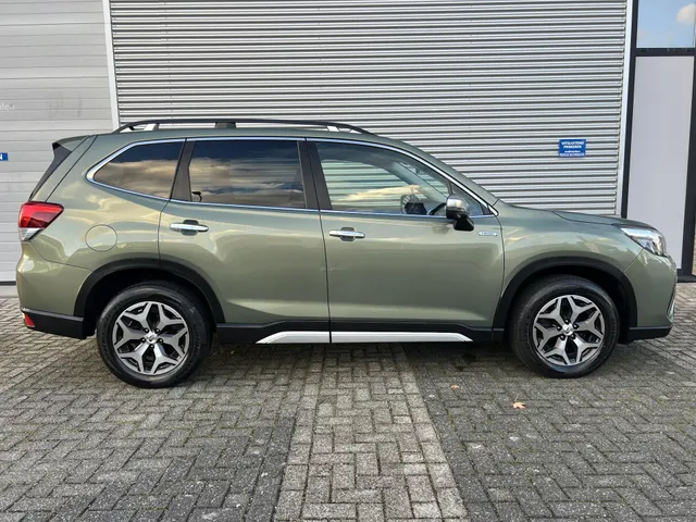 Subaru Forester 2.0i e-BOXER Luxury Automaat | Apple Carplay & Android Auto |