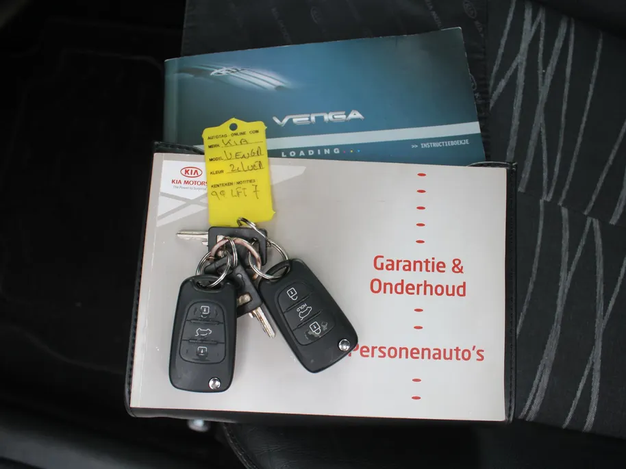 Kia Venga 1.4 CVVT X-ecutive | Trekhaak | 16' LM | Clima | Cruise | Navi | Parkeersensor achter |