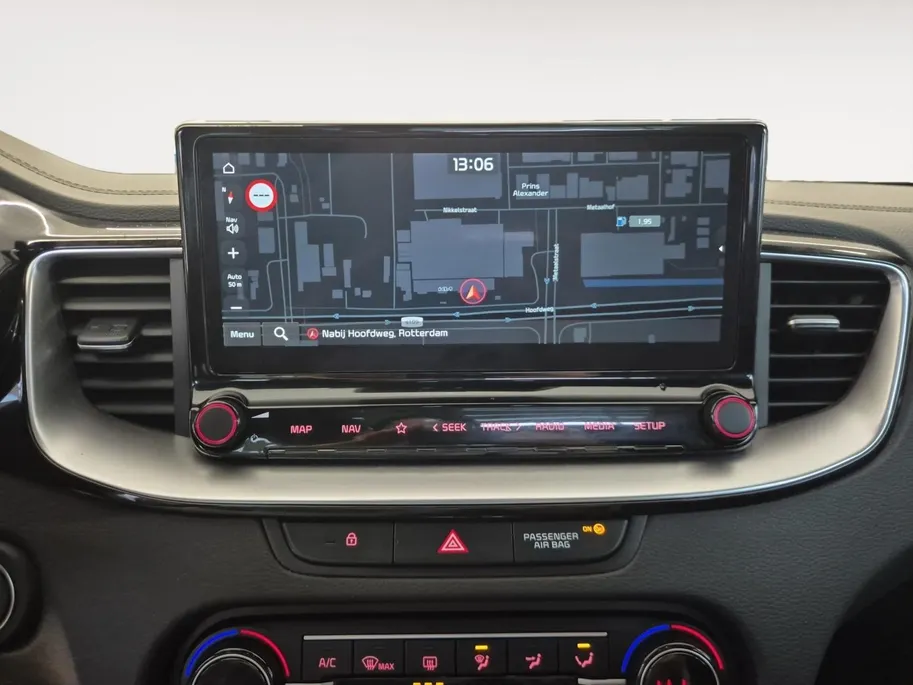 Kia ProCeed 1.0 T-GDi GT-Line 120 PK | Cruise Control | Climate & cruise control | Panoramadak | Stoel & stuurverwarming | Elektrische Kofferbak | Navigatie | Apple Carplay/Android Auto | Fabrieksgarantie | NAP