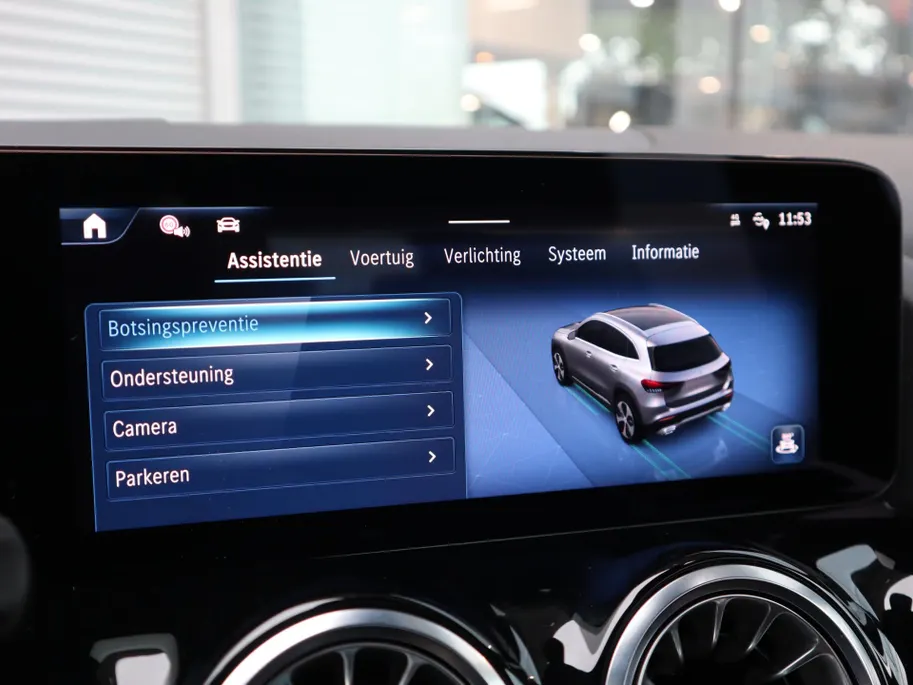 Mercedes-Benz GLA 180 AMG Line l Keyless l Achteruitrij camera l Stoelverwarming