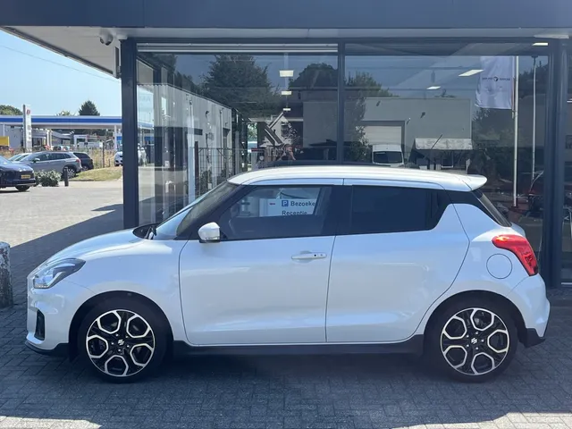 Suzuki Swift 1.4 Sport Smart Hybrid | Navi | Camera | 14483km