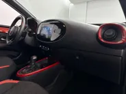 Toyota Aygo X 1.0 VVT-i S-CVT Pulse Plus Automaat | Keyless Entry | Parkeersensoren voor + achter | 17'' L.M. Velgen