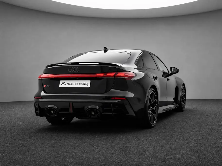 Audi RS5 Limousine e-hybrid 639 PK · RS sportuitlaat · Topsnelheid 270 km/h · Head-up display · Panoramadak