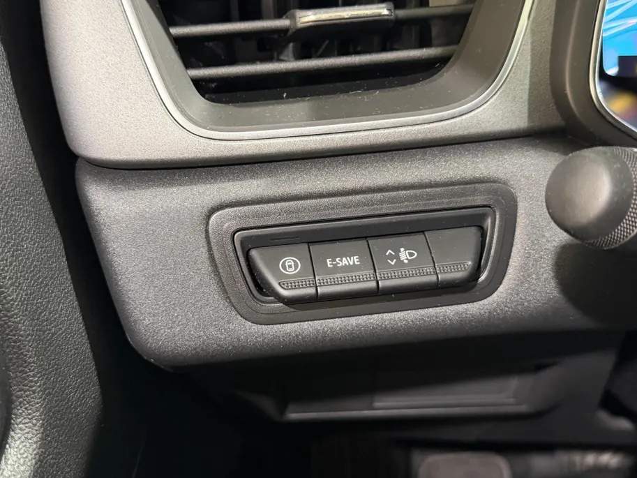 Renault Captur 160PK E-Tech Full Hybrid Techno Automaat | Camera | Parkeersensoren | Adaptive Cruise Control | Climate Control | Apple CarPlay/Android Auto | Full LED | Licht & Regen Sensor | Lichtmetalen Velgen |