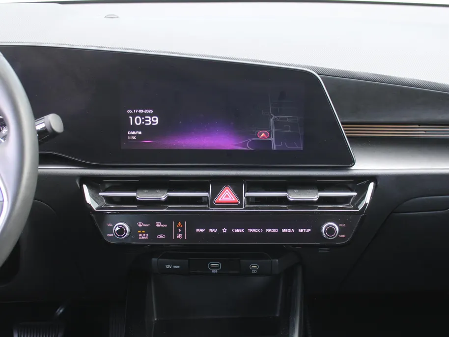 Kia Niro EV DynamicLine 64.8 kWh | Trekhaak | Camera | Clima | Cruise adapt. | Navi | 17' LM | Keyless | Apple Carplay/Android Auto |