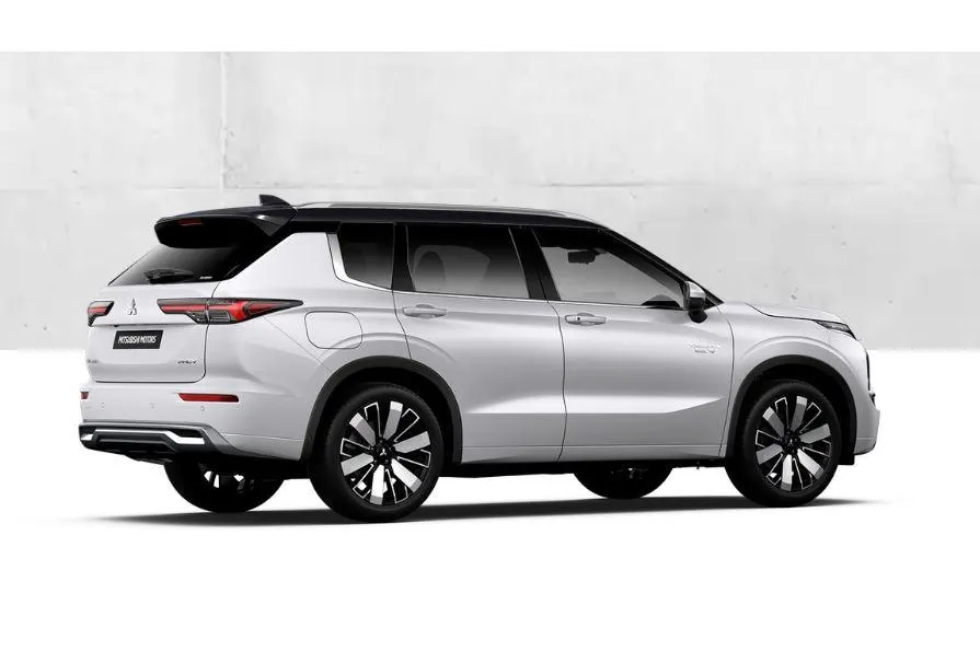 Mitsubishi Outlander 2.4 PHEV Instyle+ €5.000 euro korting eigen voorraad| 8 jaar garantie| Snel leverbaar | Totaalprijs op is op.m25