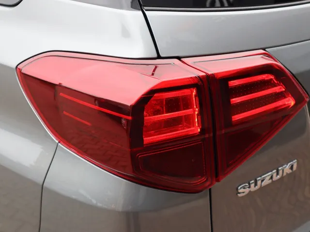 Suzuki Vitara 1.4 BoosterJet Stijl Automaat Trekhaak | Pano Dak | Carplay | Adaptive Cruise