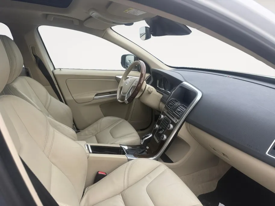 Volvo XC60 2.0 T5 FWD Summum | Automaat | Panorama Dak | NL-Auto | NAP | Memory Seats | Camera | Climate Control | Stoelverwarming | Cruise Control | Navigatie | Keyless