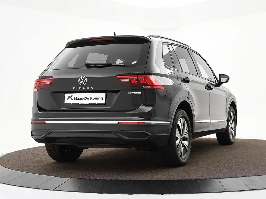 Volkswagen Tiguan 1.4 TSI eHybrid 245pk DSG Life Business · Camera · Inklap. Trekhaak · Stuur- & Stoelverwarming · Parkeerassistent · Apple/Android Car Play ·