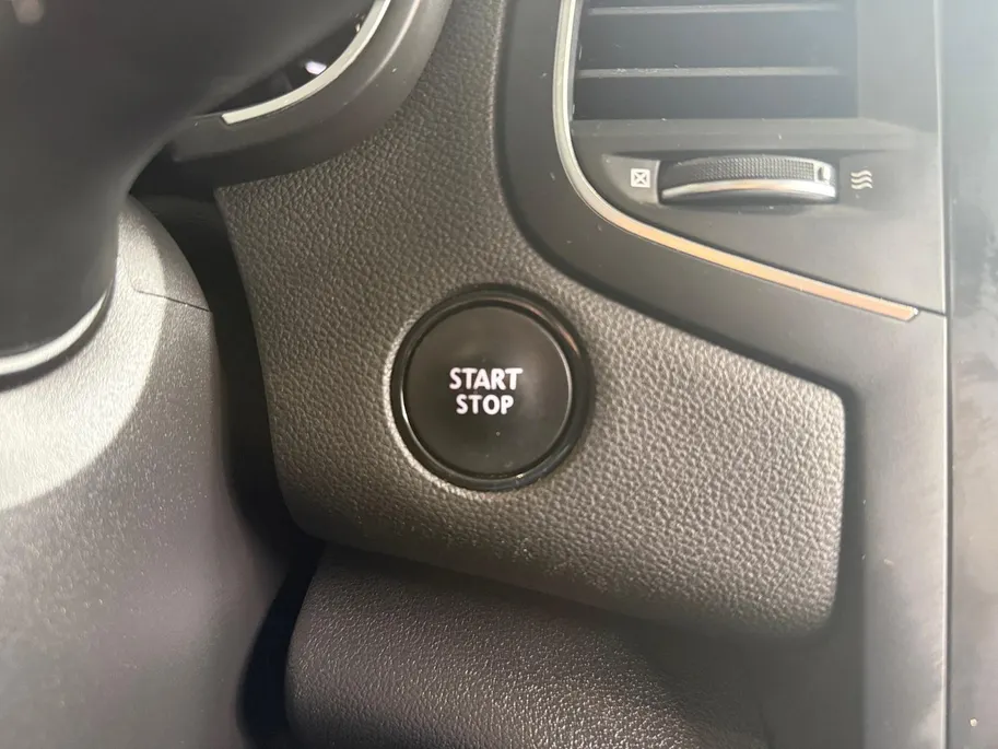 Renault Mégane 1.3 TCe Bose *Navi+Camera*Climate*Parkeersensoren*Head-up Display*Stoelverw.*Full option!