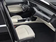 Audi e-tron 55 quattro edition 95 kWh 408pk · Panoramadak · 360 Camera · Afneembare Trekhaak · Lederen Bekleding · Elek. Stoelen + Geheugen Bestuurder ·