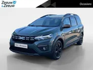Dacia Jogger 140PK Hybrid Extreme 7p. Automaat | 7 Zitplaatsen | Camera | Parkeersensoren | Apple CarPlay/Android Auto | Digital Cockpit | Cruise Control | Lichtmetalen Velgen | Licht & Regen Sensor | Full LED |