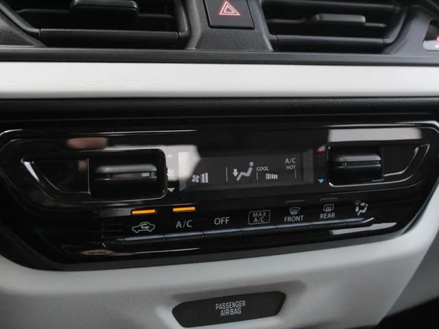 Suzuki Swift 1.2 Select Smart Hybrid Automaat | Navi | Adap. Cruise | All Season
