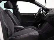 Volkswagen Tiguan 1.4 TSI 245pk DSG eHybrid R-Line Business · Panoramadak · 360 Camera · Wegklapbare Trekhaak · Stoelverwarming · Matrix LED · Head-Up · 19'' Inch ·