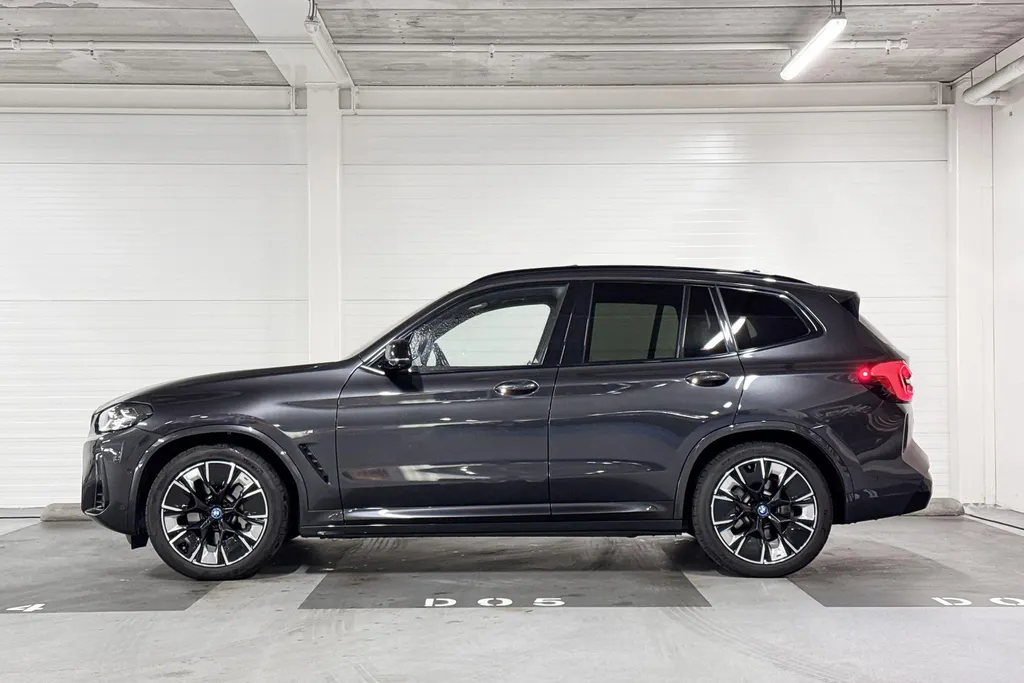 BMW iX3 High Executive