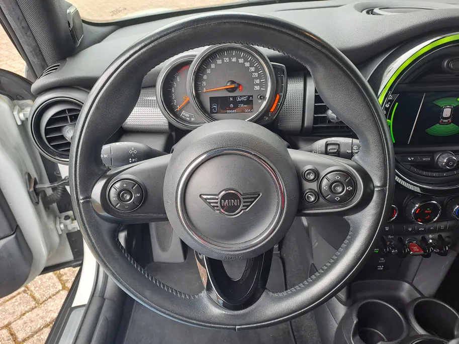 MINI Cooper Mini 1.5 Business Edition | Navigatie | Harman Kardon | Climate | Sensoren | Cruise