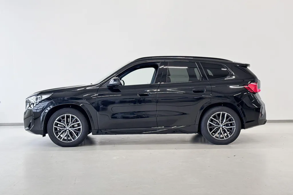BMW iX1 xDrive30 67 kWh