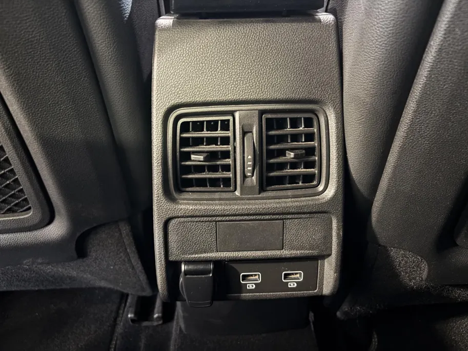 Renault Arkana 145PK E-Tech Hybrid R.S. Line Automaat | 9,3' Navi | Camera | Climate Control | Adaptive Cruise Control | Stoel + Stuurwiel verwarming | Apple CarPlay/Android Auto | Parkeersensoren | Lichtmetalen Velgen |