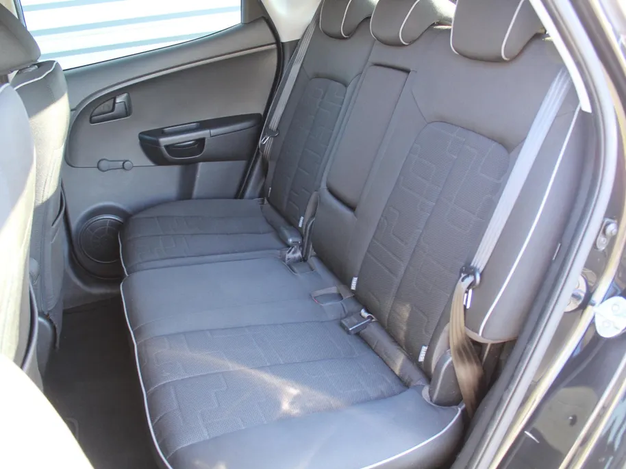 Kia Venga 1.6 CVVT 20th Anniversary | Airco | Navi | Cruise | Camera | 16' LM | All season banden | Dealeronderhouden |
