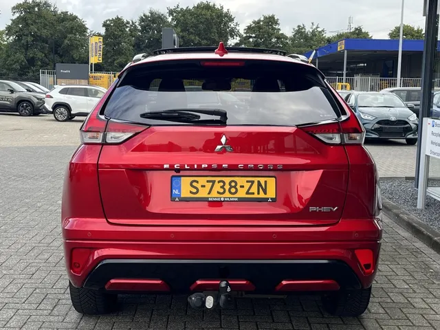 Mitsubishi Eclipse Cross 2.4 PHEV Instyle+ | Panoramadak | Trekhaak | All Seasons