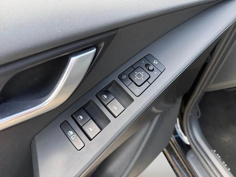 Kia Niro 1.6 GDi Hybrid DynamicPlusLine BlackPack | Dodenhoek detectie | Schuif Kanteldak| Leer | Stoel/Stuur verwarming | Elektrische Kofferbak |