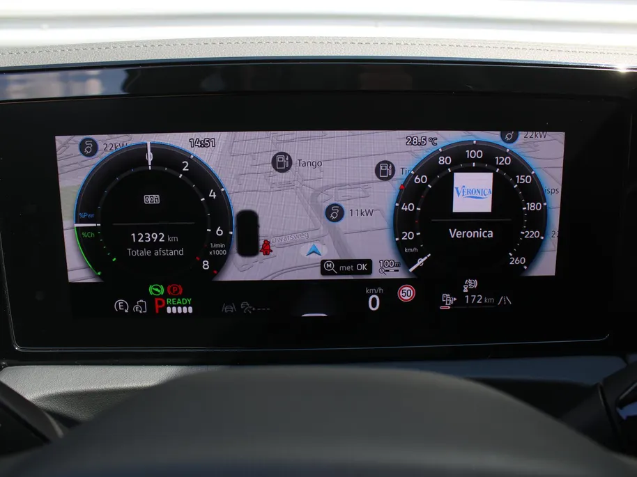 Volkswagen Tiguan 1.5 eHybrid R-Line Edition | Elek. trekhaak | Schuifdak | Stuur-/stoelverwarming + massage | Camera | 20' LM | HUD | LED | Dodehoek detectie | Nieuwstaat | BTW auto |
