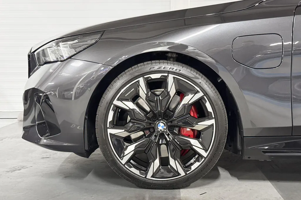 BMW 5 Serie Touring 550e xDrive