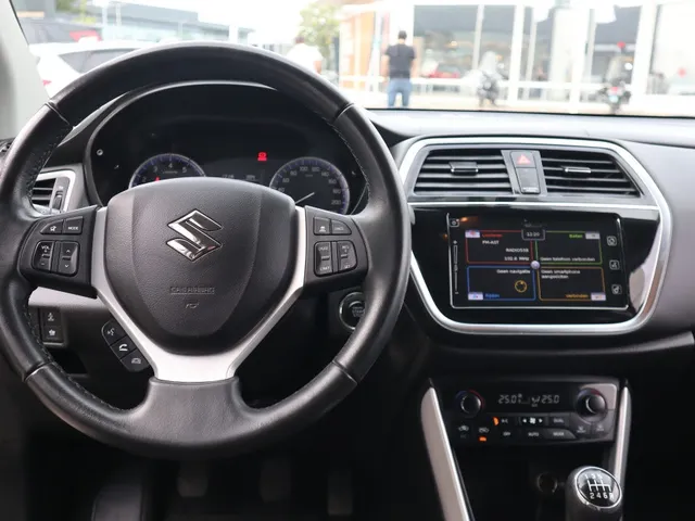 Suzuki S-Cross 1.4 BoosterJet Select Hybrid Adaptive Cruise | Carplay | Trekhaak