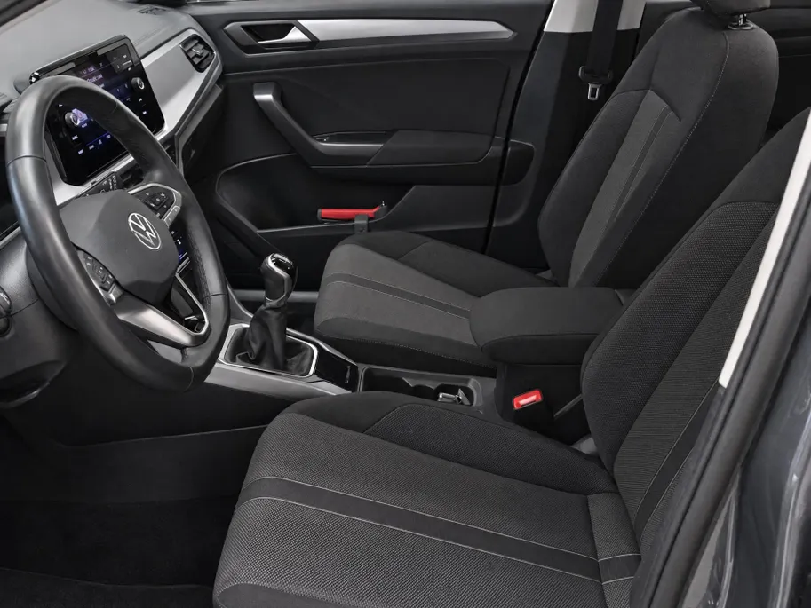 Volkswagen T-Roc 1.0TSI/115PK Life Edition · Apple/Android Car Play · Camera + Parkeersensoren · Keyless · Garantie t/m 27-06-2028 of 100000km.