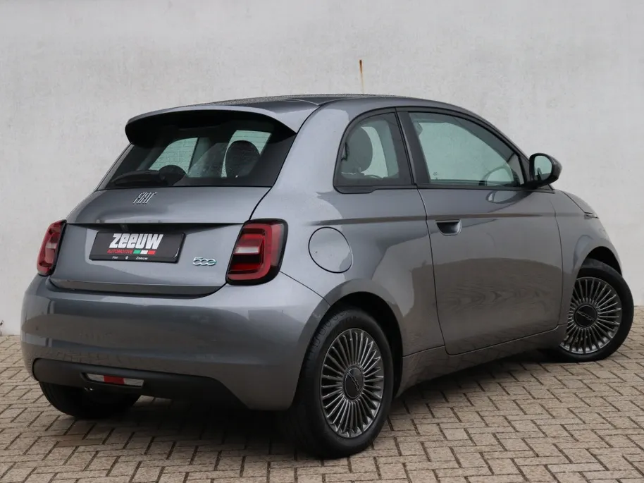 Fiat 500e Icon 42KWH | Navi | Carplay | Comfort | Pano | 16'