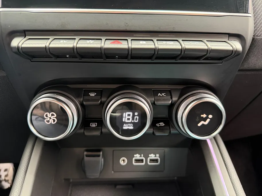 Renault Clio 1.6 E-Tech Full Hybrid 145 esprit Alpine | Automaat | Camera | Cruise & Climate Control | 9,3'' Inch Scherm | Full Led | Apple Carplay/Android Auto | Parkeersensoren | Sport Stoelen |