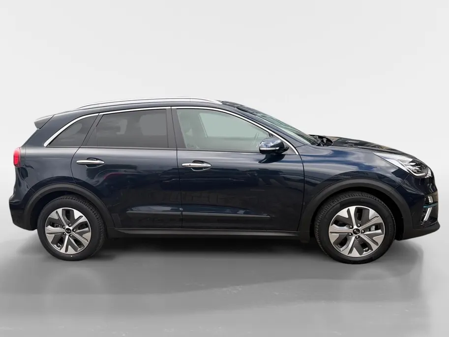Kia e-Niro ExecutiveLine 64 kWh | LEDER | CAMERA | JBL | STOELVERWARMING/ VENTILATIE | PARKEERSENSOR |