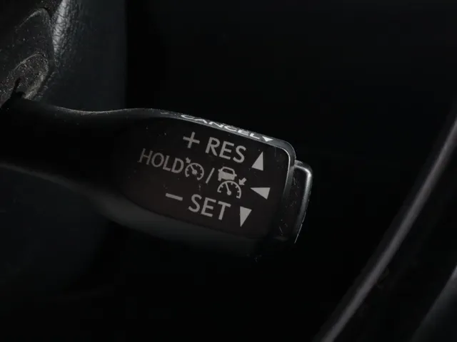 Toyota C-HR 1.8 Hybrid Style Ultimate Blindspot | Stoel en stuurverwarming | All seasons