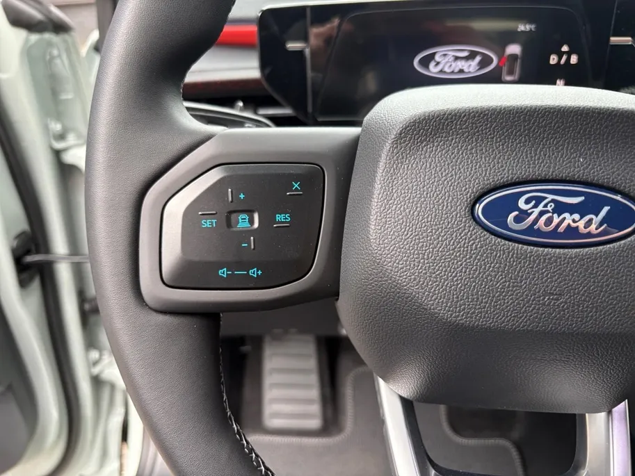 Ford Explorer Collection Extended Range RWD 79 kWh | Direct Leverbaar | €3.500.- korting | 0,99% rente | Trekhaak | B&O | Driver assistance pack |