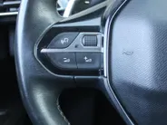Peugeot 3008 1.6 e-THP Allure | Trekhaak | Navi | Elektr. achterklep | Camera | Apple Carplay/Android Auto | Cruise | 18' LM | All seasons |