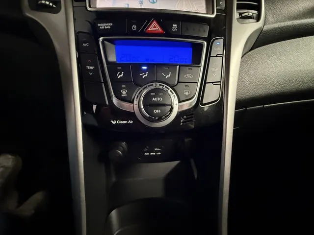 Hyundai i30 1.6 i-Motion Pl. navigatie