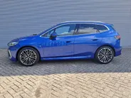 BMW 2 Serie Active Tourer 220i AUTOMAAT | Sensoren | Navigatie | Cruise | 360 Camera | Head-up display | Elektrisch verstelbare stoel | Apple Carplay/Android Auto