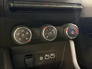 Renault Clio 90PK TCe GPF Evolution | DEMO | Navi | Camera | Apple CarPlay/Android Auto | Parkeersensoren | Airco | Licht & Regen Sensor | Cruise Control | Full LED | Digital Cockpit |