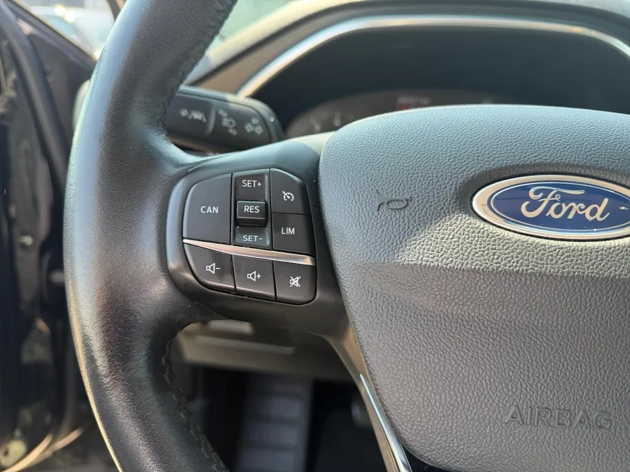 Ford Focus 1.0 EcoBoost Active Business | Parkeersensoren voor en achter | Navigatie | 17' lichtmetalen velgen | Apple carplay & Android auto | Keyless entry | Bovag garantie |