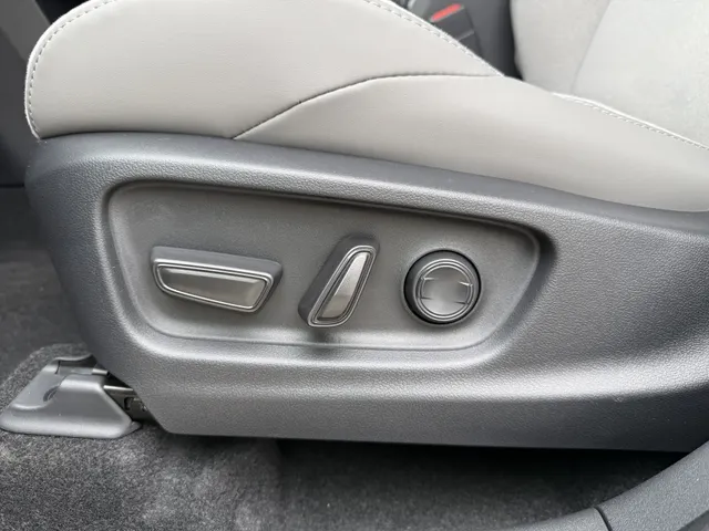 Toyota C-HR+ Executive AWD 77 kWh | Executive Plus Pack |