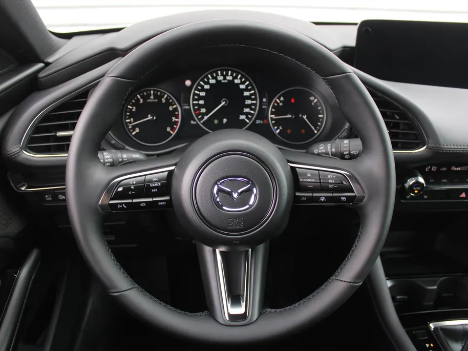 Mazda 3 2.5 e-SkyActiv-G M Hybrid 140 Exclusive-line | Nieuw | Stuur-/stoelverwarming | 360 Camera | Dodehoek detectie | HUD | Bose audio | 18' LM | LED |