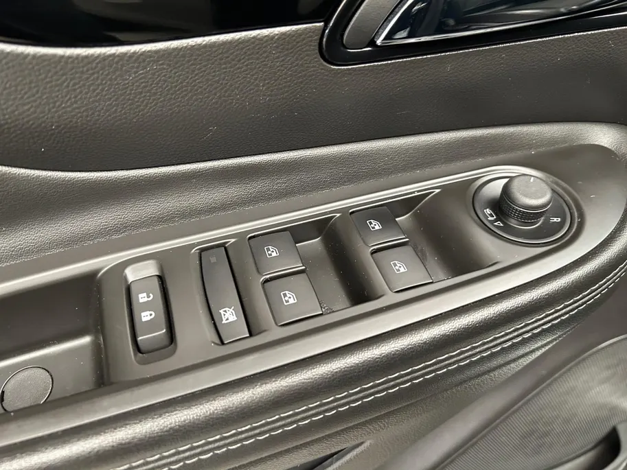 Opel Mokka X 1.4 Turbo 120 Jaar Edition | All-Seasonbanden | Apple Carplay / Android Auto | Parkeersensoren Voor + Achter | Camera Achter | Lichtsensor | Cruise Control | 17' Lichtmetalen Velgen