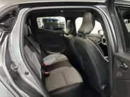 Renault Clio 90PK TCe GPF Techno | Navi | Camera | Parkeersensoren | Digital Cockpit | Apple CarPlay/Android Auto | Armsteun | Licht & Regen Sensor | Climate Control |