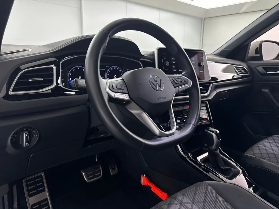 Volkswagen T-Roc 1.5 TSI R-Line DSG Automaat | IQ Light | Elektrische Achterklep | Winterpakket