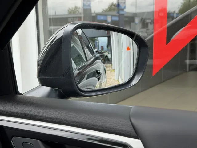 Mitsubishi Outlander 2.4 PHEV Black Edition | NIEUW | Leder | Panoramdak | App Connect | Keyless | Head-Up