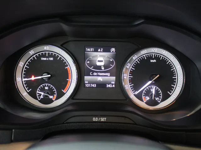 Škoda Karoq 1.0 TSI Business Edition Navigatie | Parkeersensoren | Cruise Control |