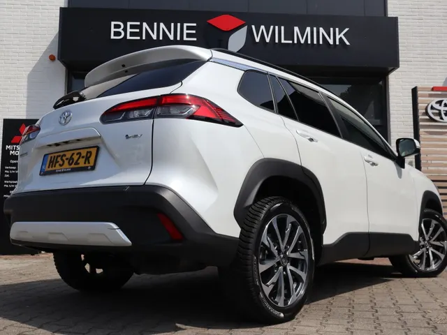 Toyota Corolla Cross Hybrid 140 Dynamic | Stoel/Stuur verwarm | All Season | Elek. kofferbakklep VERKOCHT