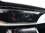 Audi Q8 55 TFSIe 381pk Tiptronic Quattro Pro Line S · Panoramadak · 360 Camera · Wegklapbare Trekhaak · Apple/Android Car Play · Luchtvering · 21'' Inch ·